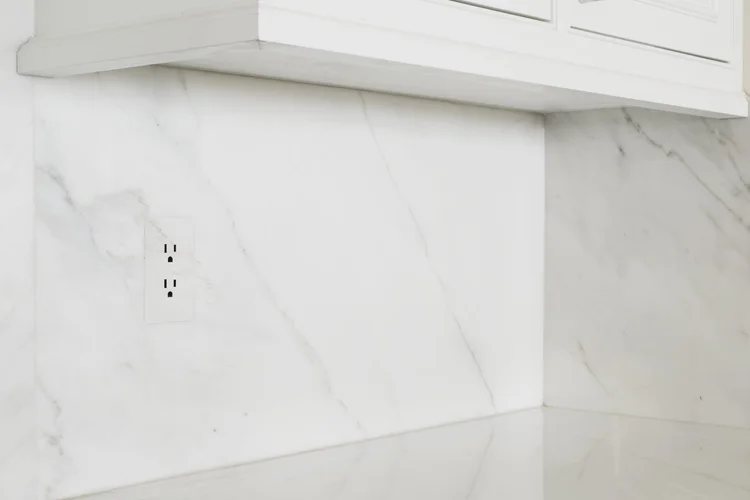 TRUFIG flush-mount technology - Kitchen Backsplash Outlet