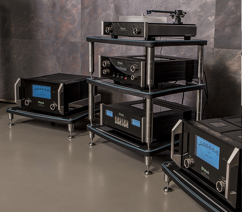 Bassocontinuo audio rack for a high-performance listening room